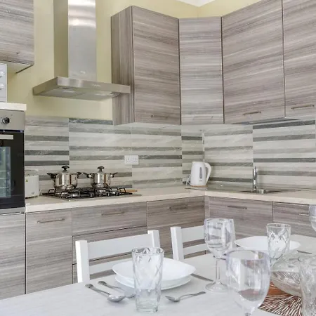 Apartment Seaview,beautiful 3br 2 Marsaskala