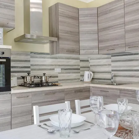 Apartament Seaview,beautiful 3br 2 Marsaskala