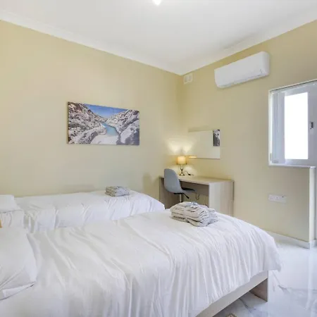 Seaview,beautiful 3br 2