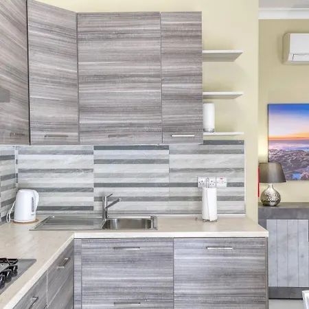 Seaview,beautiful 3br 2