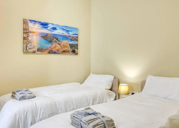 Seaview,beautiful 3br 2 Apartment