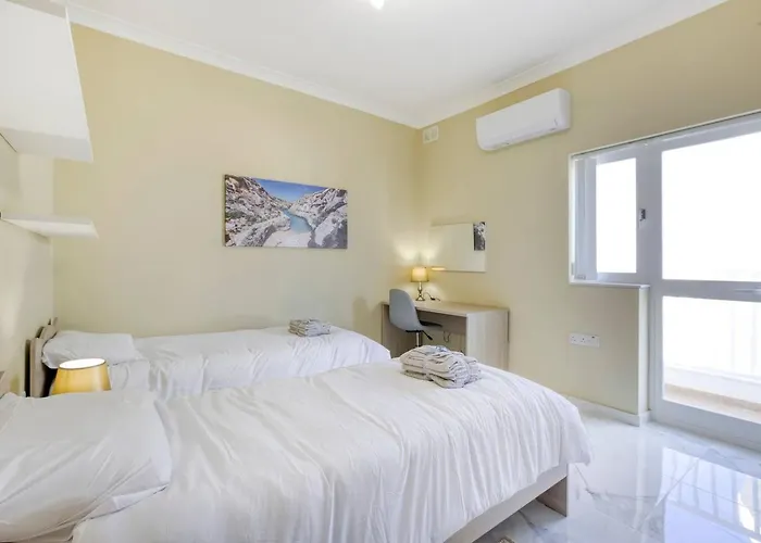 Seaview,beautiful 3br 2