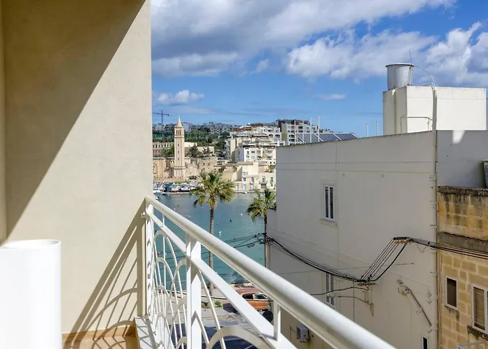 Seaview,beautiful 3br 2 Apartment